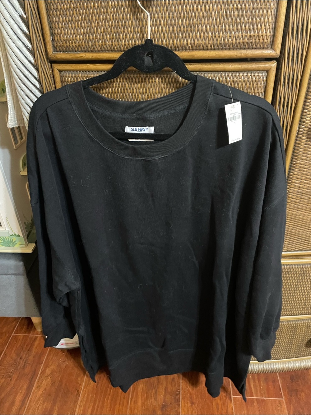 Old Navy Men’s Black Crewneck Pullover Sweatshirt